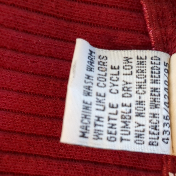 Basic Editions burgundy sweater. Women's Large - Picture 8 of 8